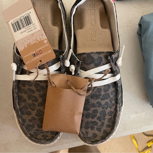 Hey Dude new in box Wendy jungle brown. Size 7 - Picture 3 of 6